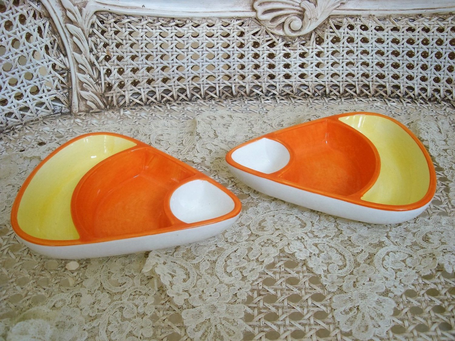 2 HALLMARK CANDY CORN HALLOWEEN CANDY DISHES RETIRED ***SO CUTE****