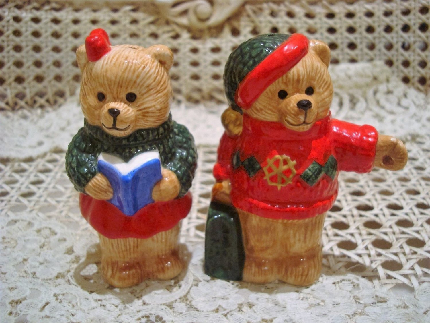 Christmas Teddy Bear Ceramic Salt & Pepper Shakers *so Cute** New