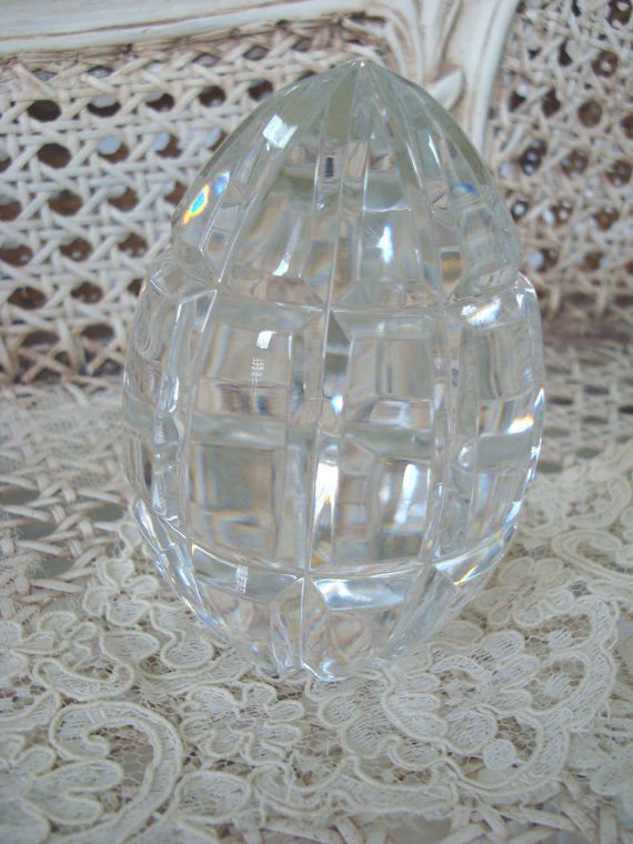 Wonderful Vintage Crystal Easter Egg Paperweight
