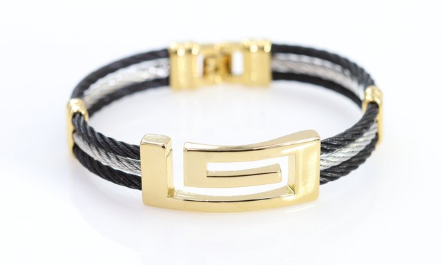 Unisex statement cable wire design bracelet. Ultra popular bracelet.