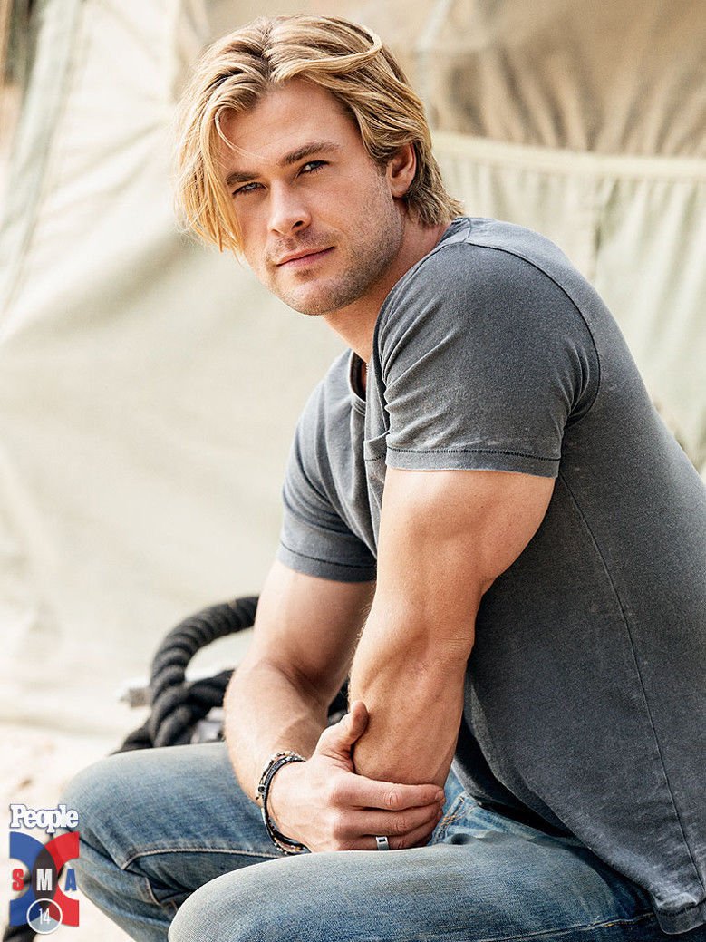 Chris Hemsworth Actor Star Art 32x24 Poster Decor