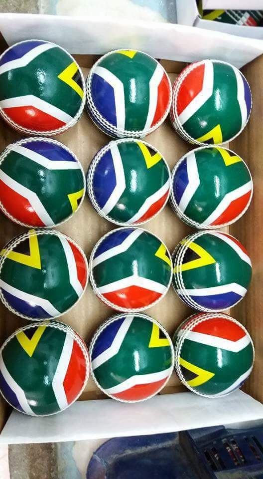 New Flag Balls of South Africa 156 GM MCC Regulations leather cricket balls pack of 12