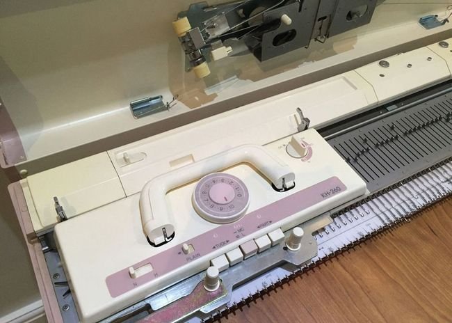 KH260 PUNCH CARD Knitting Machine