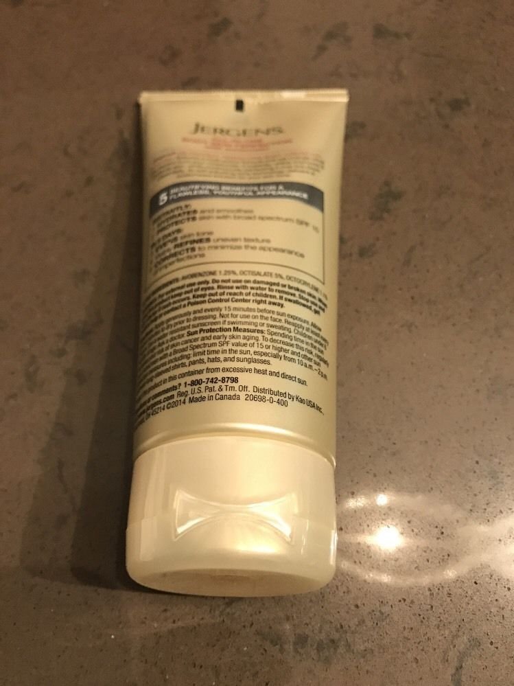 Jergens BB Protect Perfecting Body Cream SPF15 for All Light Skin Tones Ex 11/16