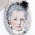 BENANDLU  - Brooch pendant Maria Josepha of Lorraine. Silk embroidery