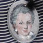 BENANDLU  - Brooch pendant Maria Josepha of Lorraine. Silk embroidery