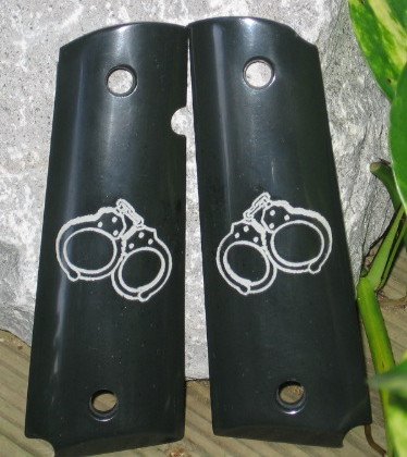 GRIPCRAFTER BLACK SPECIAL ENGRAVED HANDCUFF 1911 grips