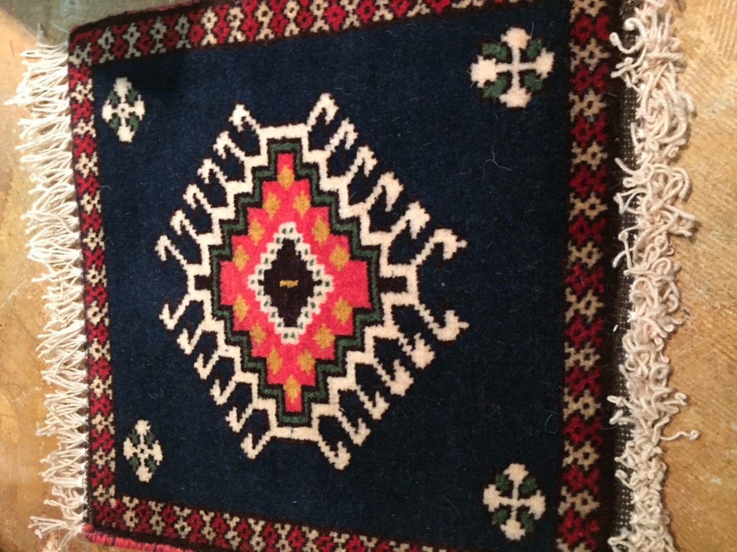 Genuine Persian hand knotted rug collectible natural dye&natural sheep's wool