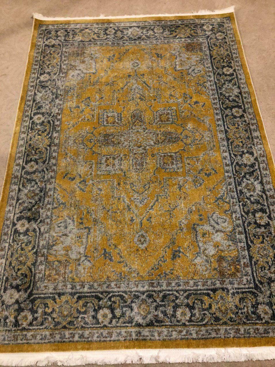 4’ x 6’ area rug nice new machine made geometrical design carpet rug nice gift