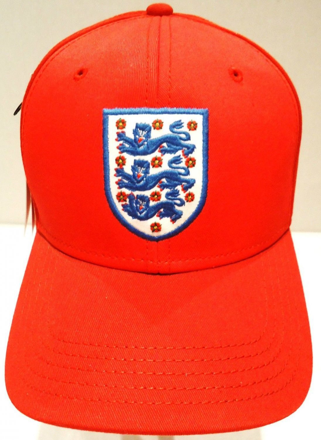 UMBRO ENGLAND RED OFFICIAL SOCCER TEAM CAP NEW ROONEY HAT