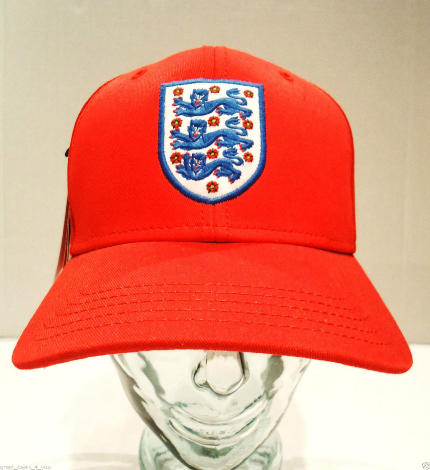 UMBRO ENGLAND RED OFFICIAL SOCCER TEAM CAP NEW ROONEY HAT