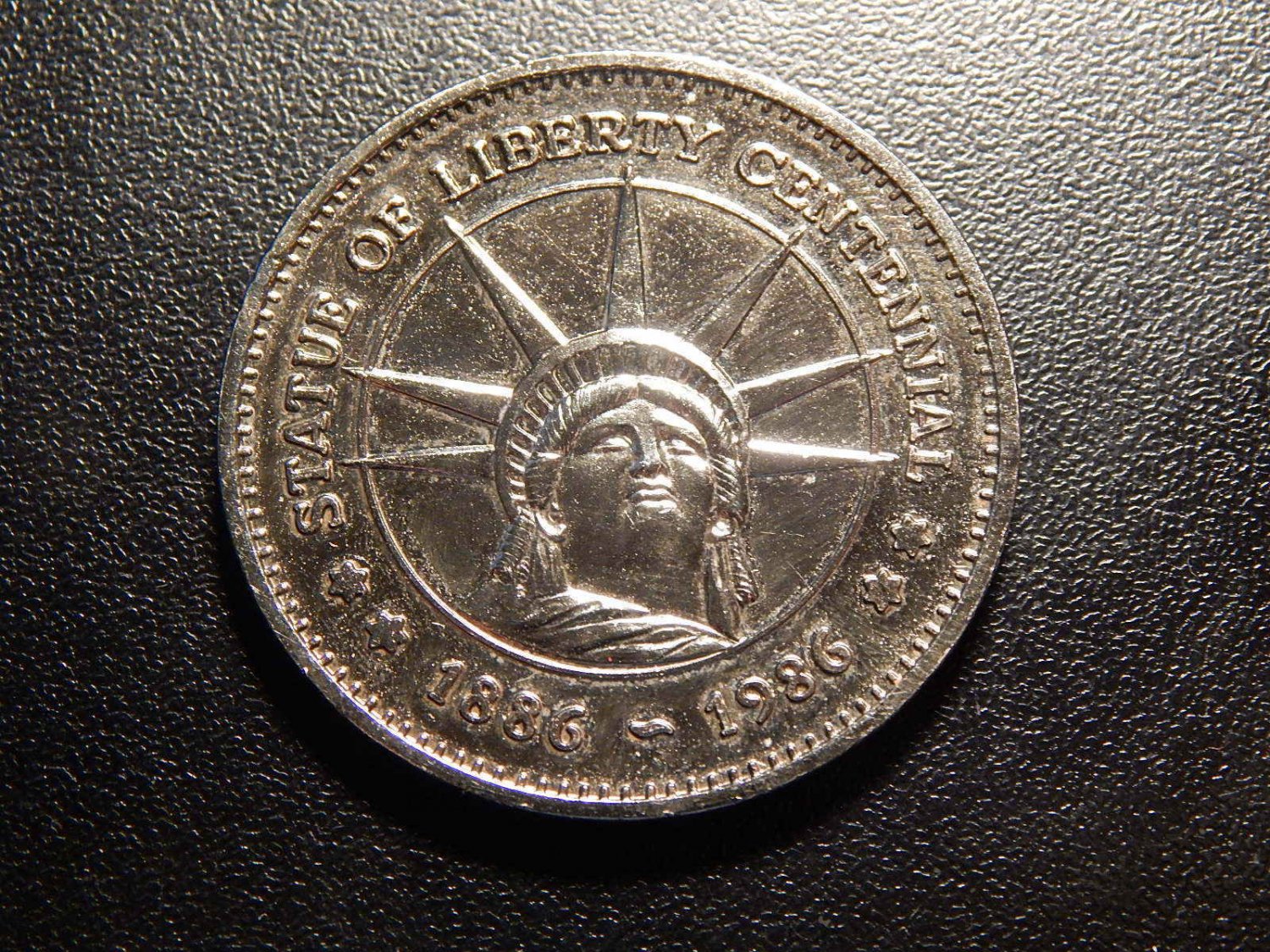 STATUE OF LIBERTY CENTENNIAL 1886 - 1986 100TH ANNIVERSARY TOKEN! KK279X