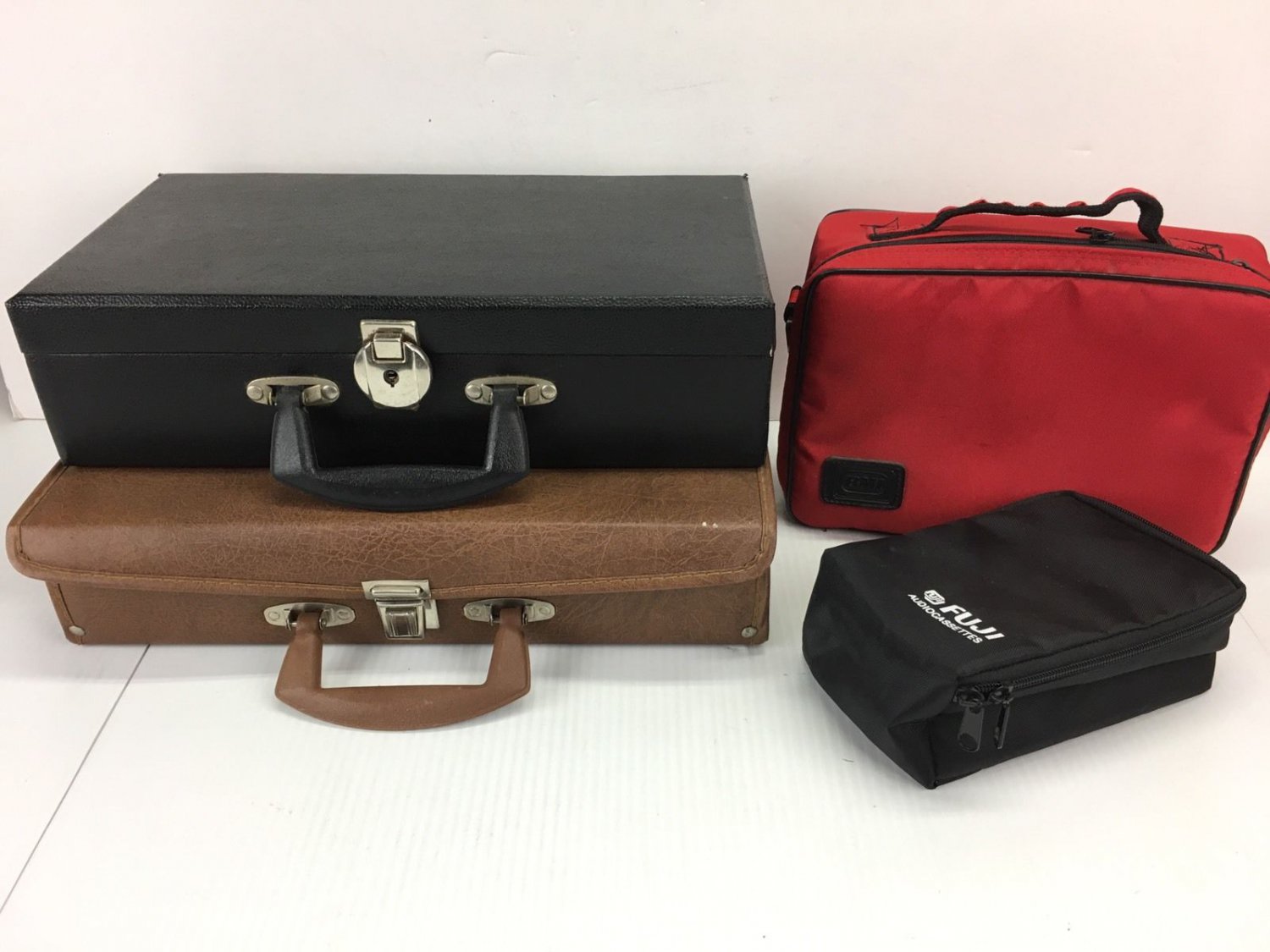 Audio Cassette Tape Storage Case Portable Quantity 4 Vintage Great Shape