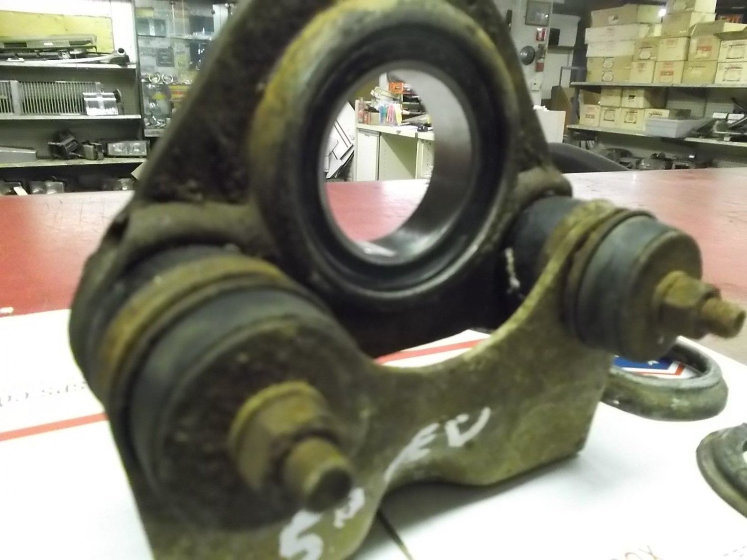 1957 1958 CADILLAC DRIVE SHAFT CENTER CARRIER SUPPORT BEARING ASSEMBLY