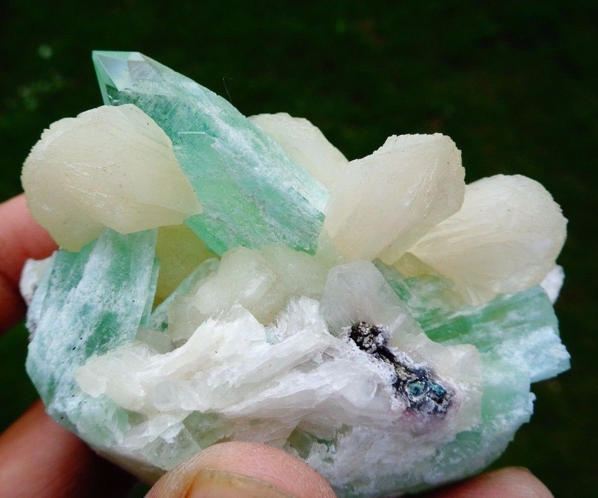 APOPHYLLITE POINTED GREEN WITH STILBITE MINERAL SPECIMEN # L-5