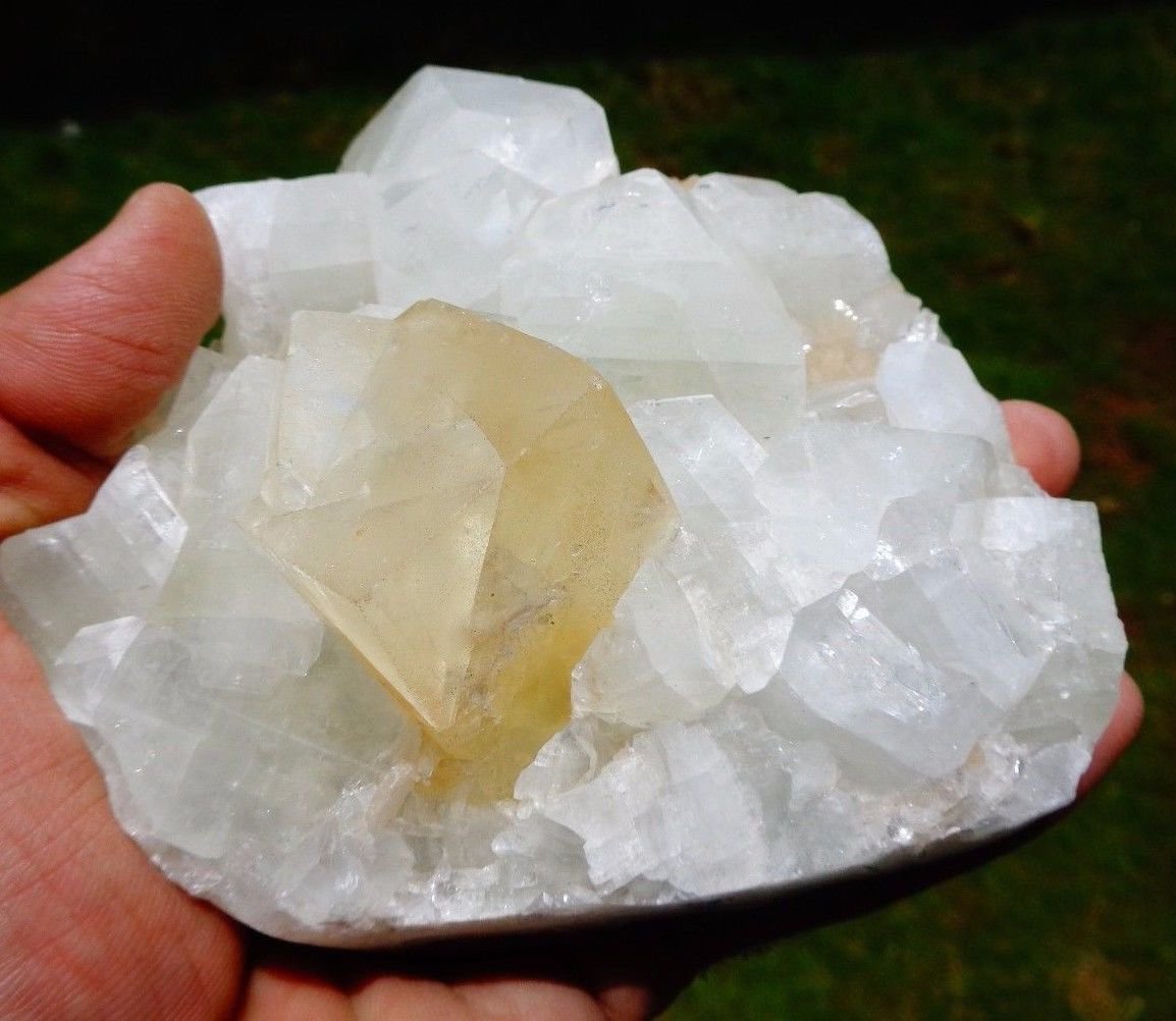 APOPHYLLITE WITH CALCITE MINERAL SPECIMEN #L-2