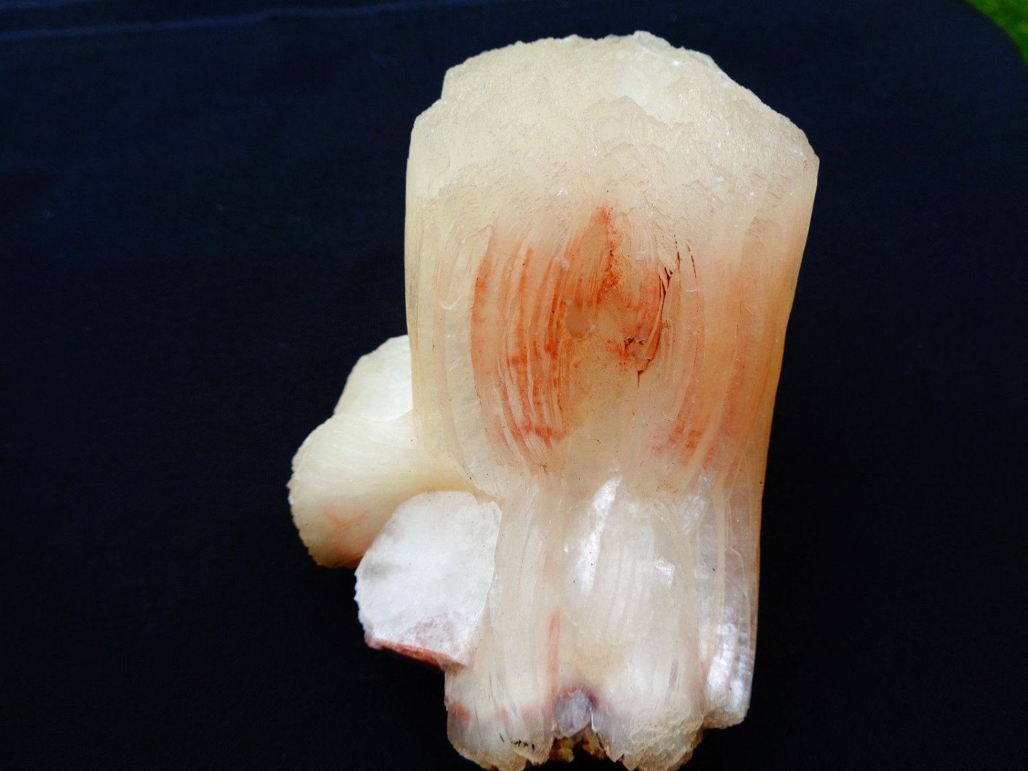 STILBITE BLADE BOW ON MATRIX  # R-5