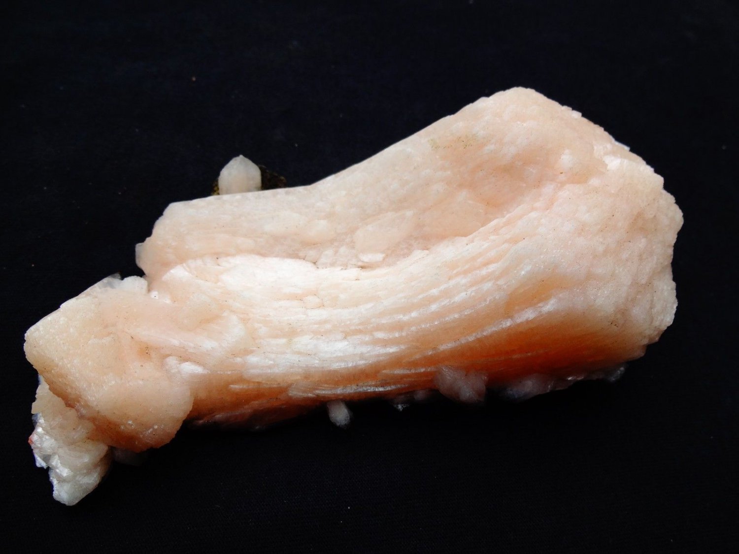 STILBITE MINERAL SPECIMEN # G-4