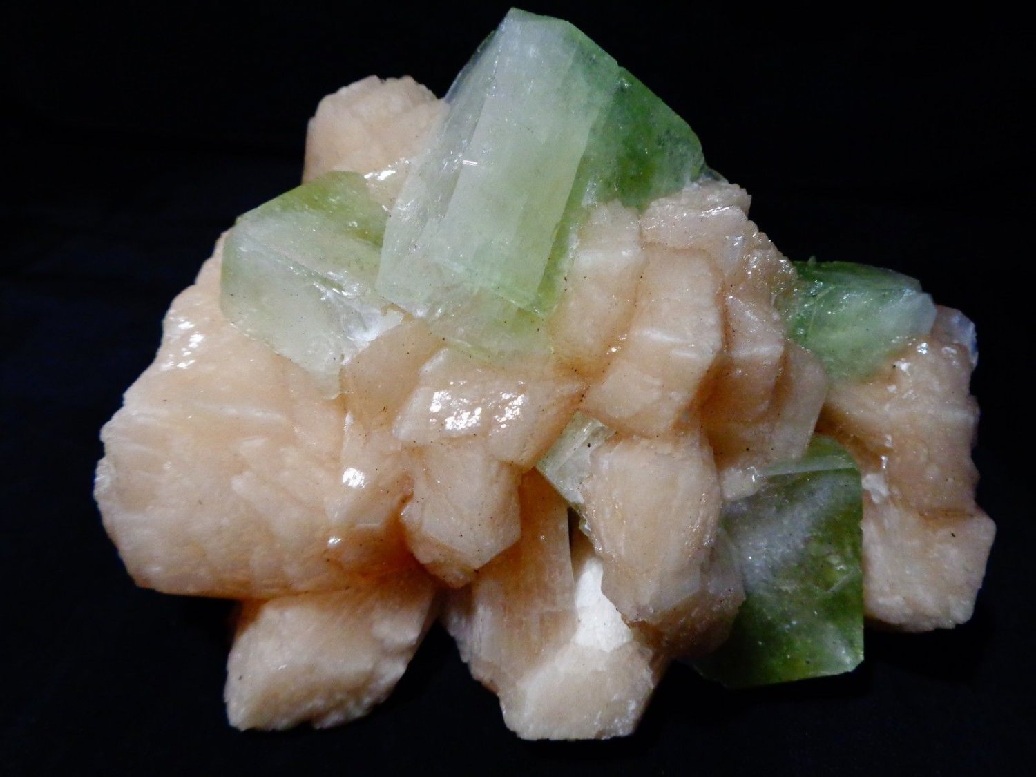 DARK GREEN APOPHYLLITE CRYSTAL WITH STILBITE BUNCH  E-#4-18