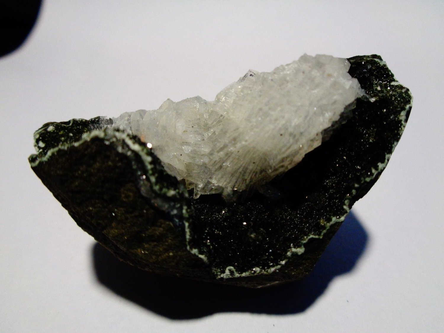 CLASSIC EPI-STILBITE ON BLACK CHALCEDONY SPECIMEN  E-#3-09