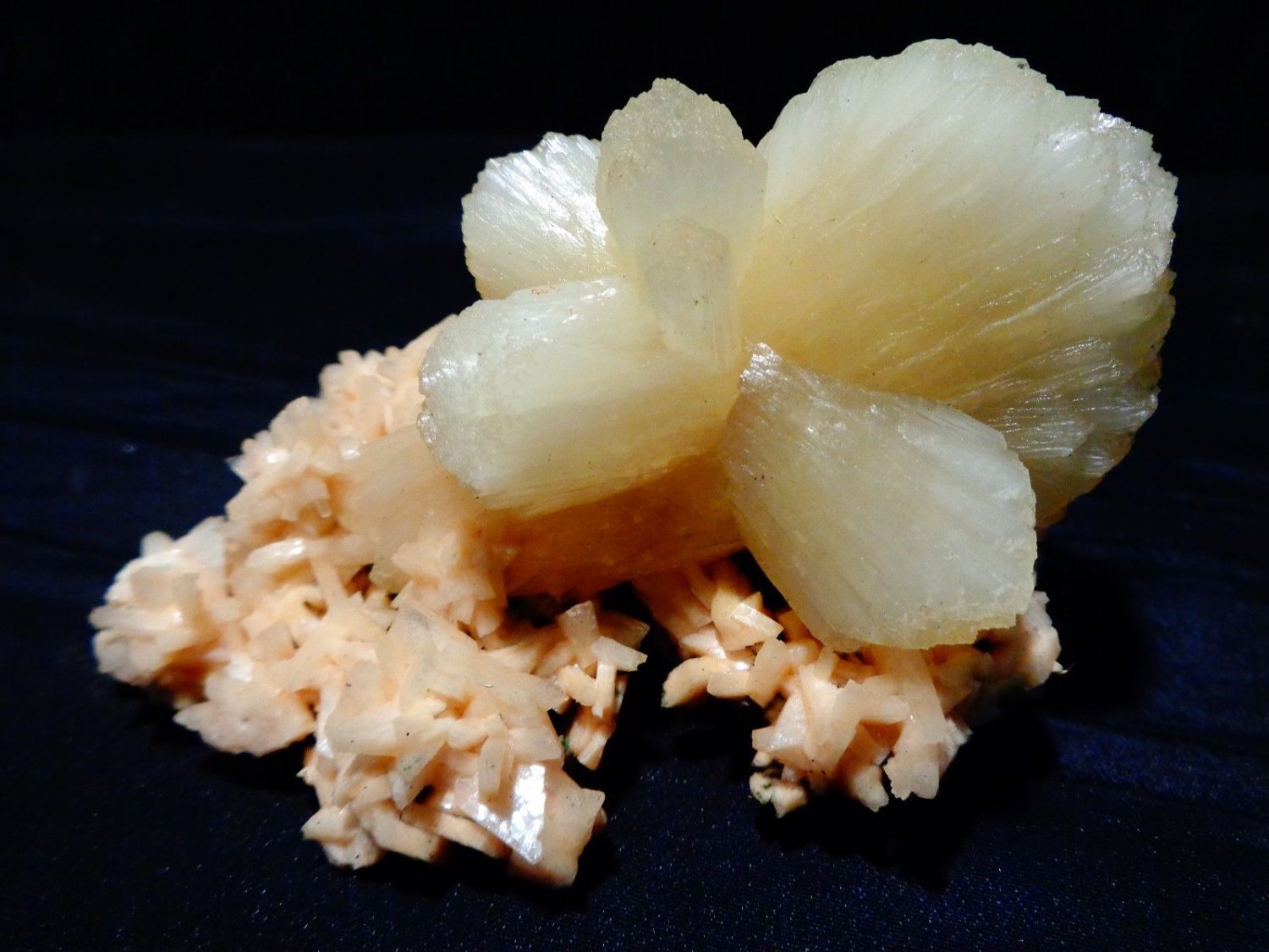 GLAMOROUS STILBITE BLADE ON HEULANDITE MATRIX S3-13