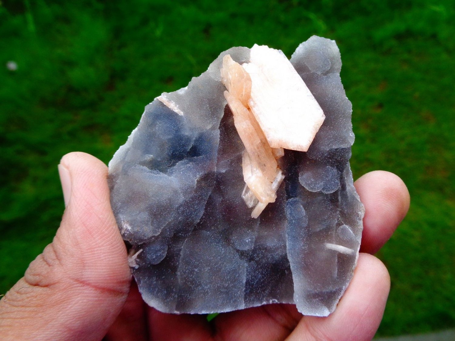 STILBITE ON CHALCEDONY MINERAL SPECIMEN # A-3