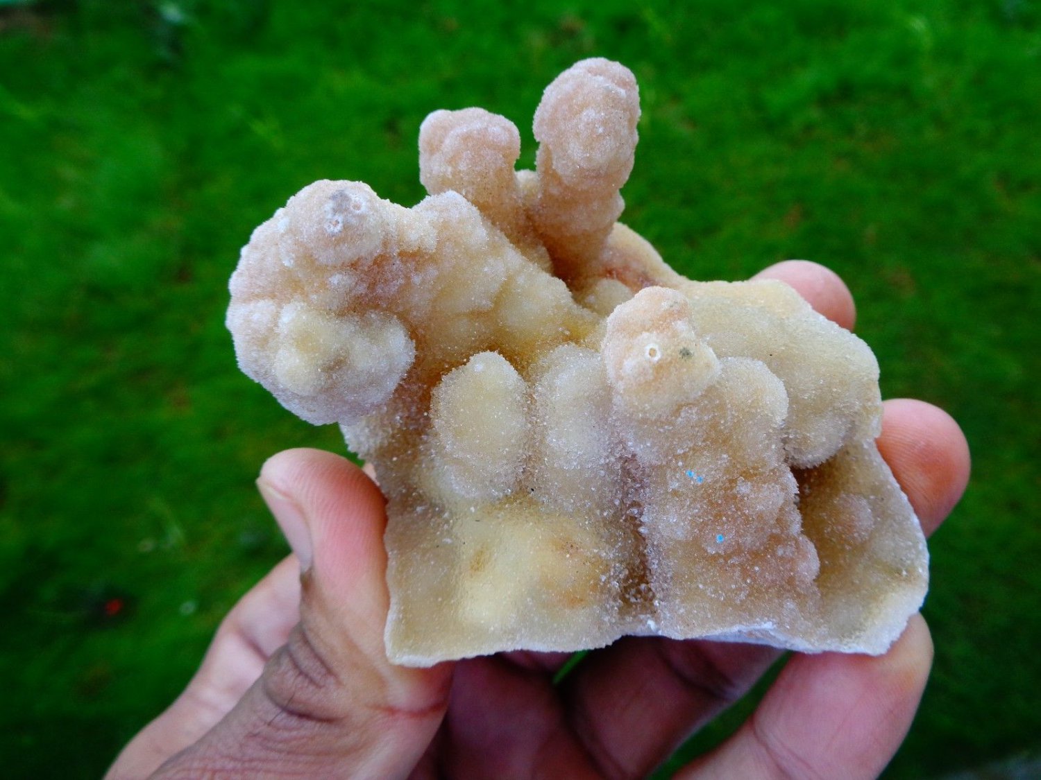 CHALCEDONY MINERAL SPECIMEN # A-4