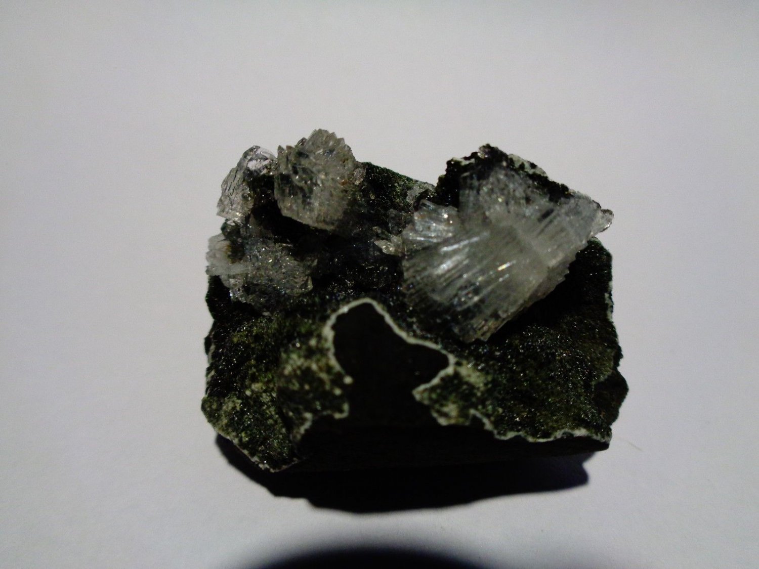 SUPERB EPI-STILBITE ON BLACK MATRIX  E-#3-23
