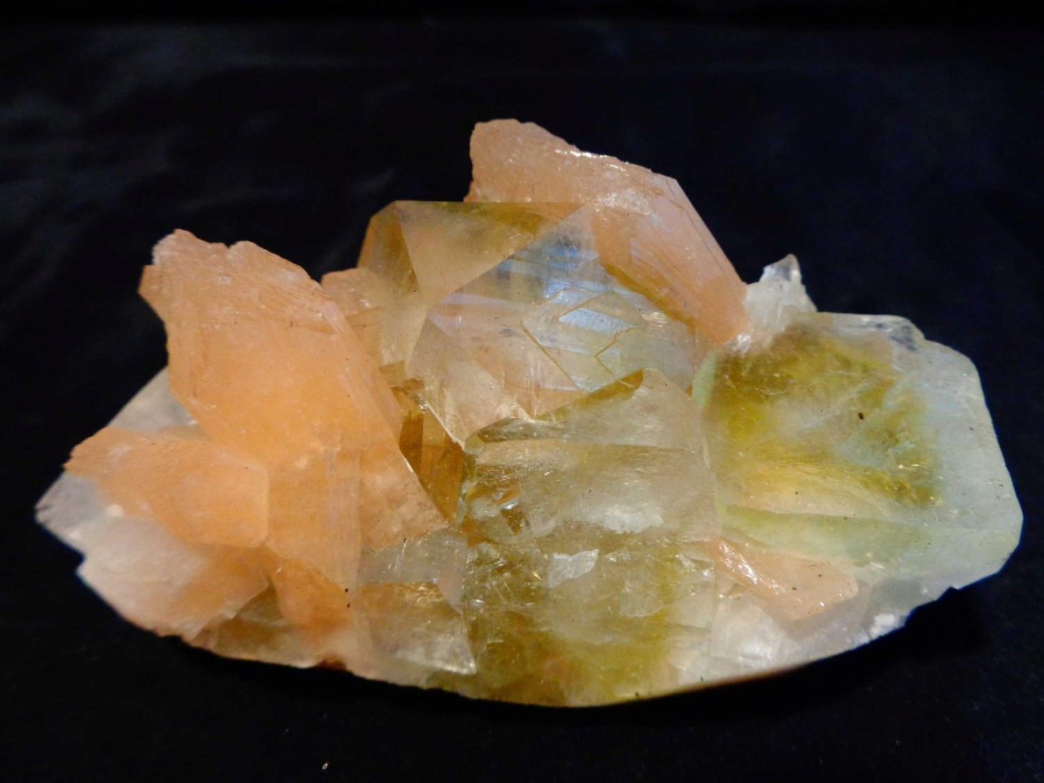 GREEN APOPHYLLITE CRYSTAL WITH STILBITE   !! E-1-#19