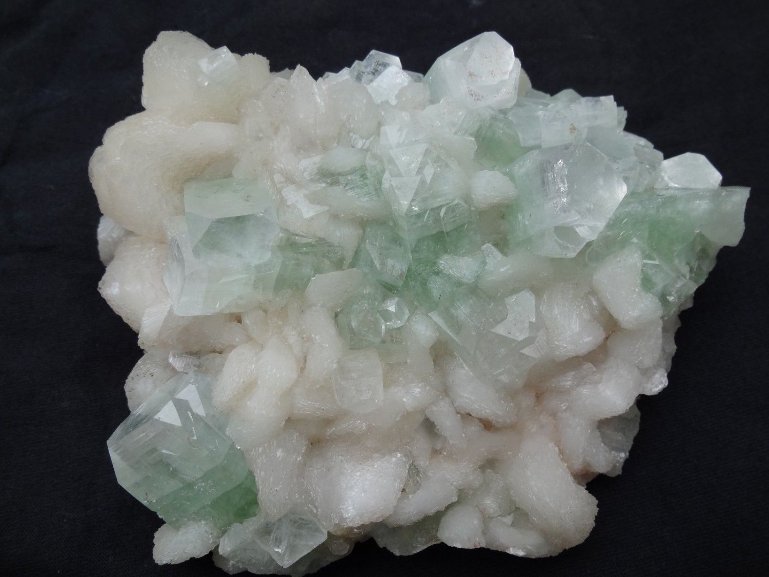 APOPHYLLITE WITH STILBITE ON MINERALS SPECIMEN B# -2