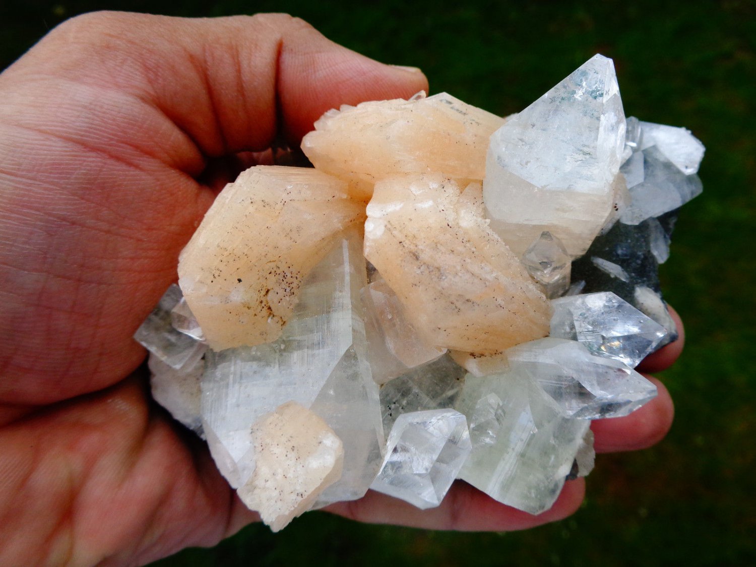 APOPHYLLITE POINTED CRYSTAL WITH STILBITE BLADE ON CHALCEDONY !! L-4