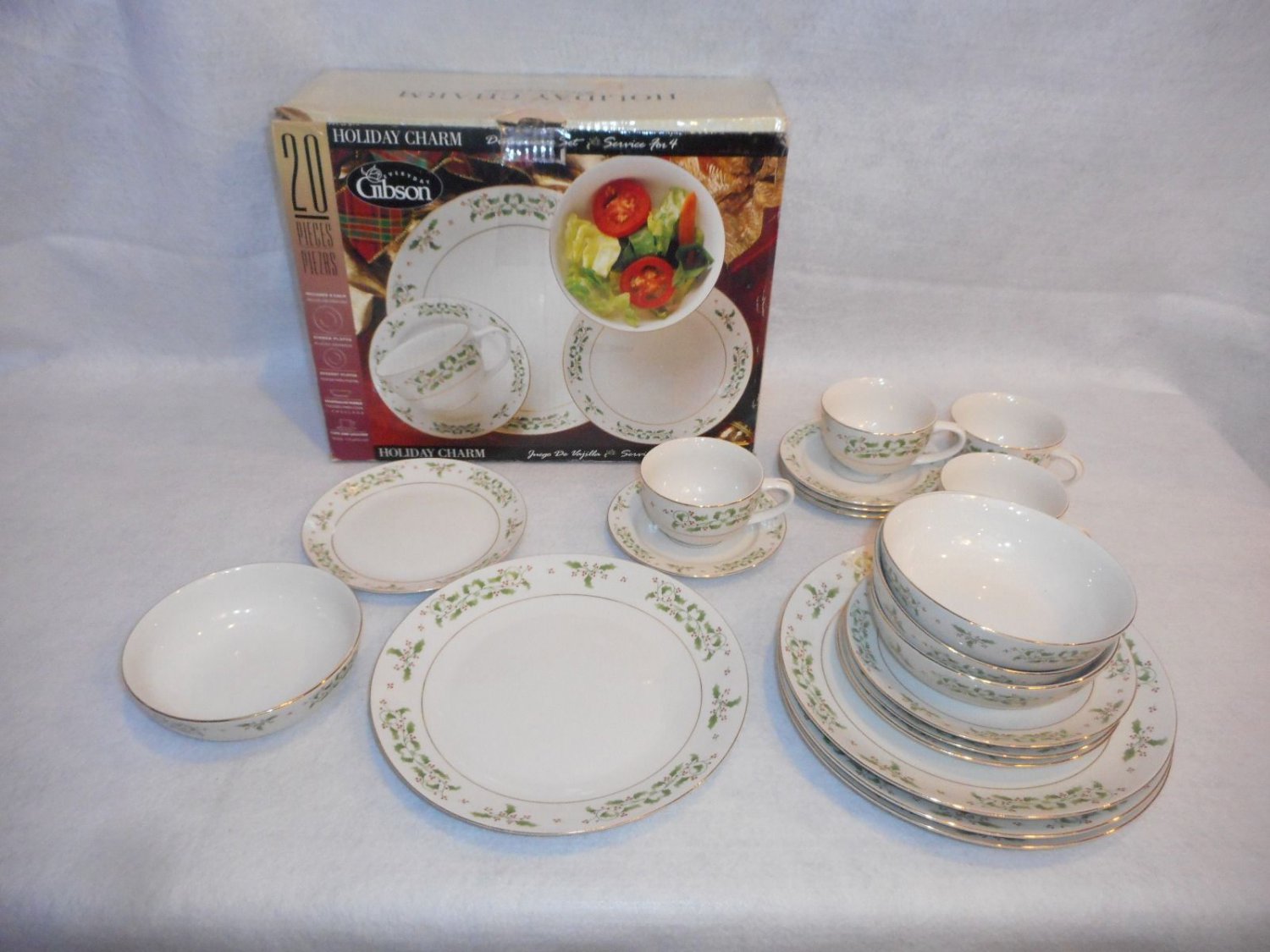 Gibson Holiday Charm 20 piece Christmas dinnerware china