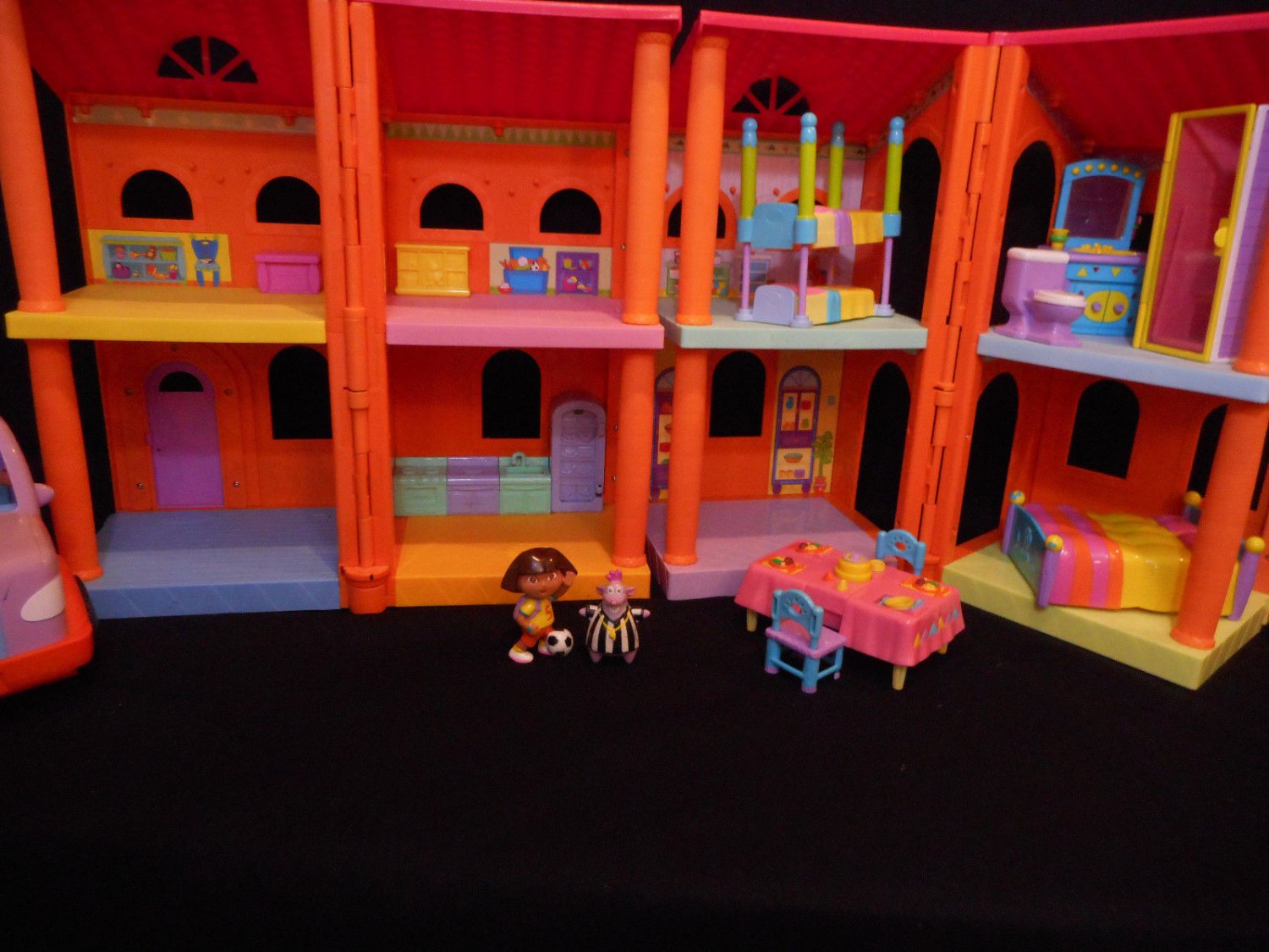 Dora The Explorer Magical Welcome Doll House inc furniture truck Dora Dad Swiper