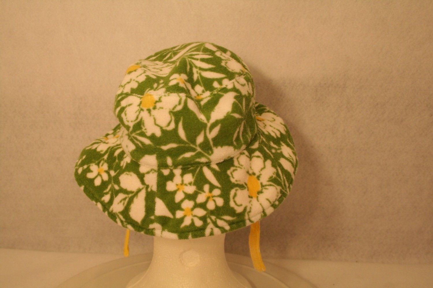 Janie & Jack Child Reversible Sun Hat Green daisy yellow polka dot w/adjust ties