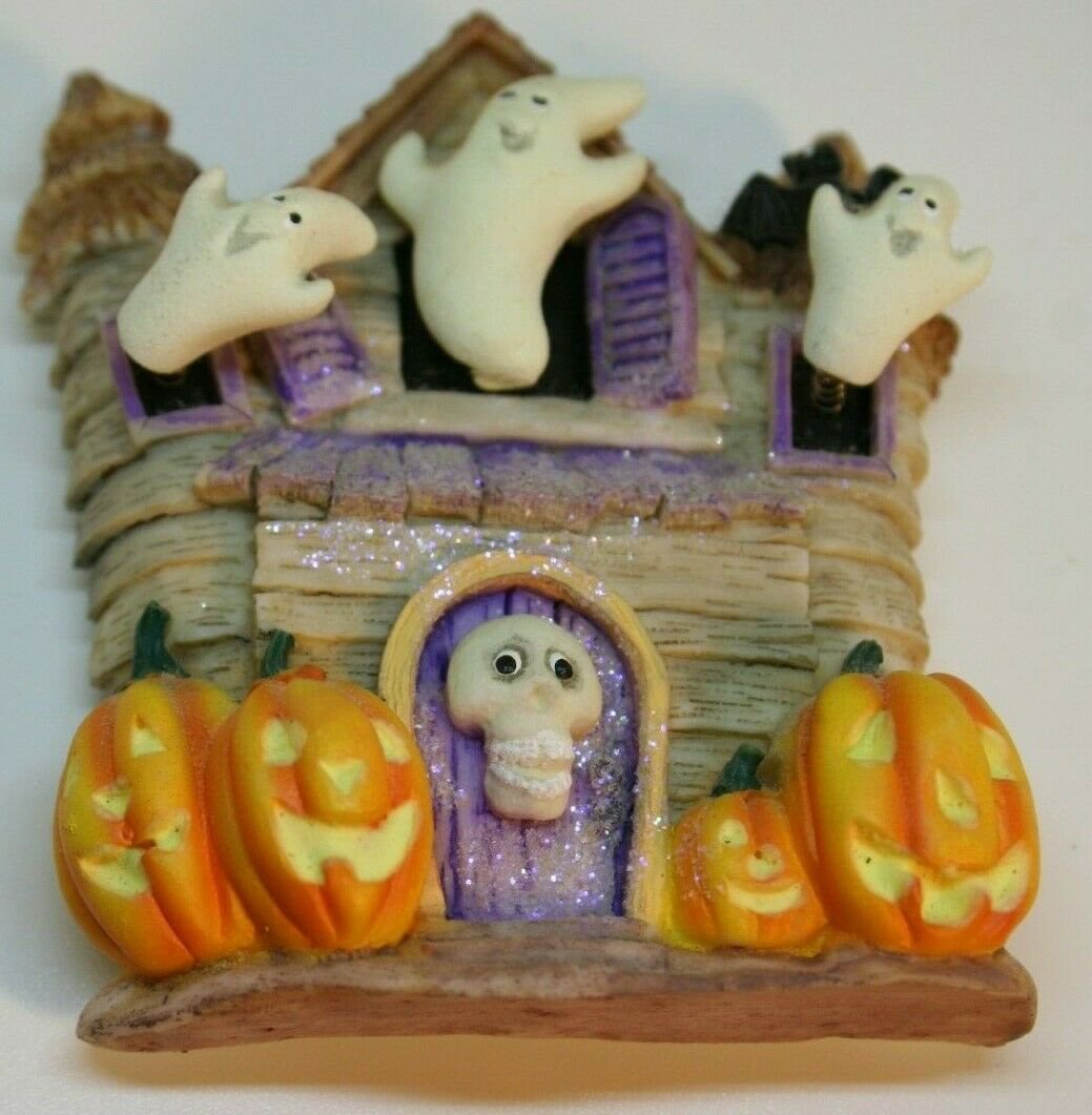 Spooky Haunted House Halloween Magnet Shaky Ghosts Skeleton Jack-o-Lanterns