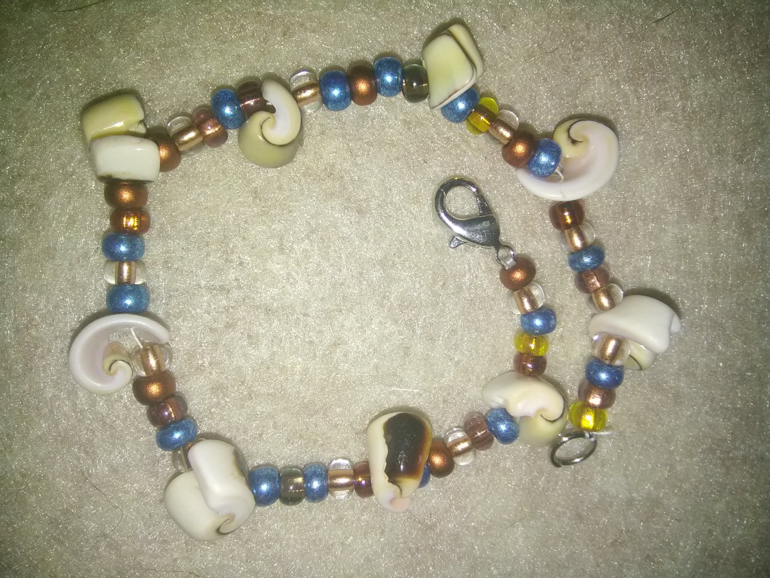 Shell & bead bracelet