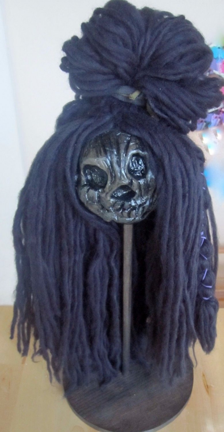 Voodoo Shrunken Head Skull Halloween Prop Medieval Clay Statue Decor Art w/ Base
