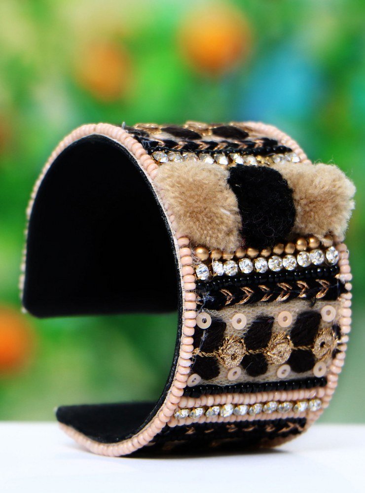 Handmade Artificial Bracelet Jet Black And Cream Pink Color