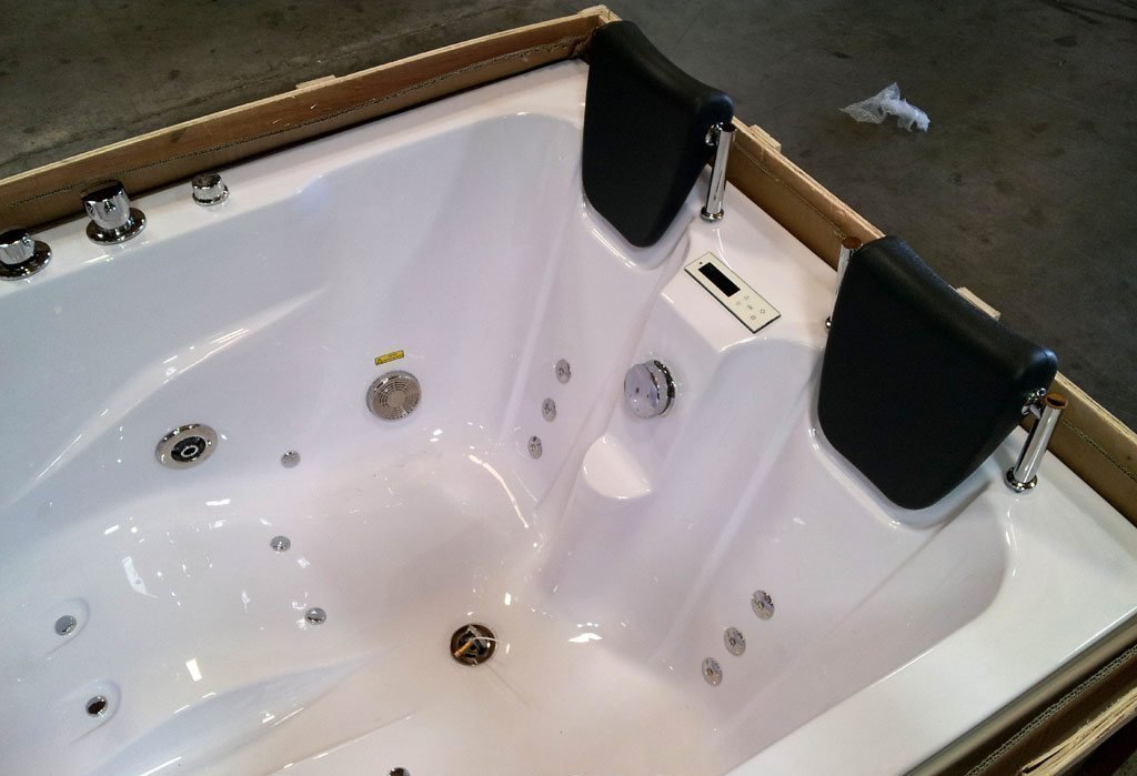 Two Person Jetted Massage Hydrotherapy Corner Tub With Bluetooth