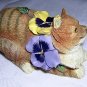 2 Valerie Pfeiffer ginger cats with pansies Innovation giftware cm1024