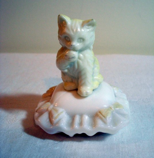 avon cat figurines