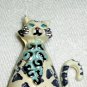 Painted decorative cat pin brooch on silver tone metal recent vintage cm1066