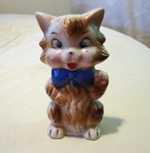 Giddy flat standing cat with blue bow made in Japan old vintage animal collectibles cm1235