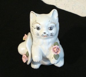 Old porcelain cat with hat and roses white gold features vintage cm1261