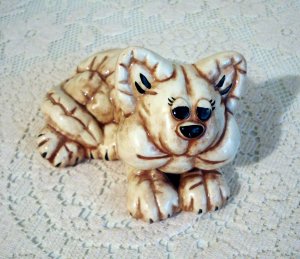 Mold created stuffed cat figurine ceramic signed Maria excellent vintage cm1262