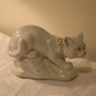 Crouching cat figurine white Chinese porcelain gold accents vintage cm1305