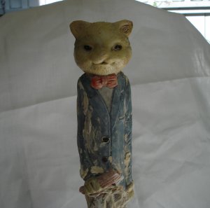 Elongated gentleman cat plaster or solid ceramic artist made hand painted vintage cm1326