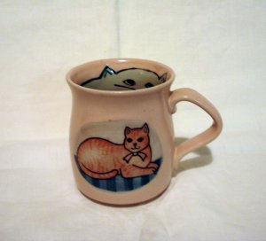 Pink hand made coffee mug hand drawn cats in and out unused vintage cm1384