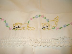 Embroidered crib or pram sheet with kittens crocheted lace handmade vintage cm1389