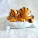 Garfield the cat sleeping on cushion from 1981 cm1419
